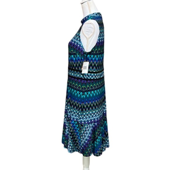 NWT Taylor Dress Halter Neck Sleeveless midi with swing hem Peacock Colors sz 12 - Picture 4 of 11